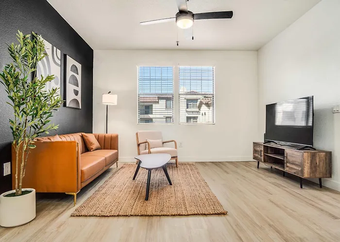 Boulevard Luxe 1br By Stadium Pool Parking Gym 07 Glendale