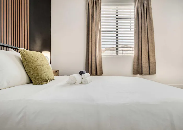 Boulevard Luxe 1br By Stadium Pool Parking Gym 07 * Glendale