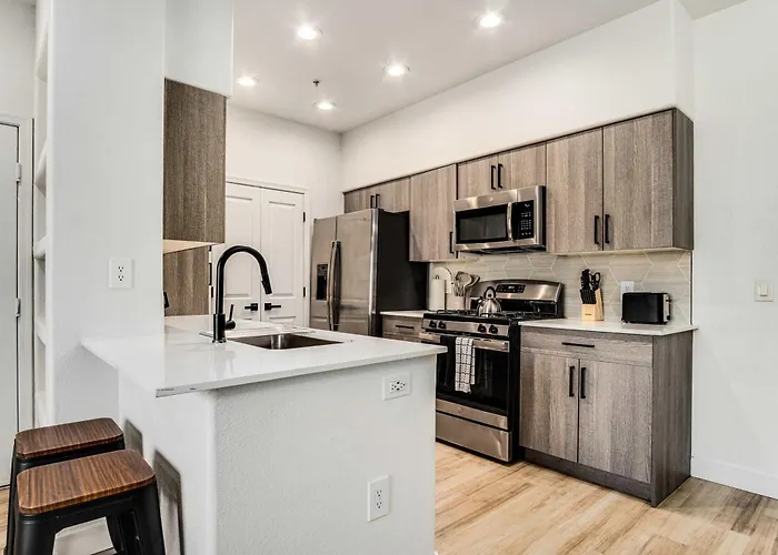 Boulevard Luxe 1br By Stadium Pool Parking Gym 07 Apartament Glendale